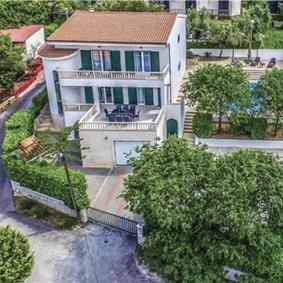 4-Bedroom Villa with Pool, Sleeps 8–12 – Ciovo, near Trogir